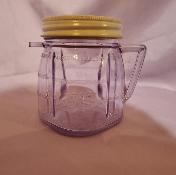 Vintage like new Oster mini blend container cup 8oz - Picture 1 of 2